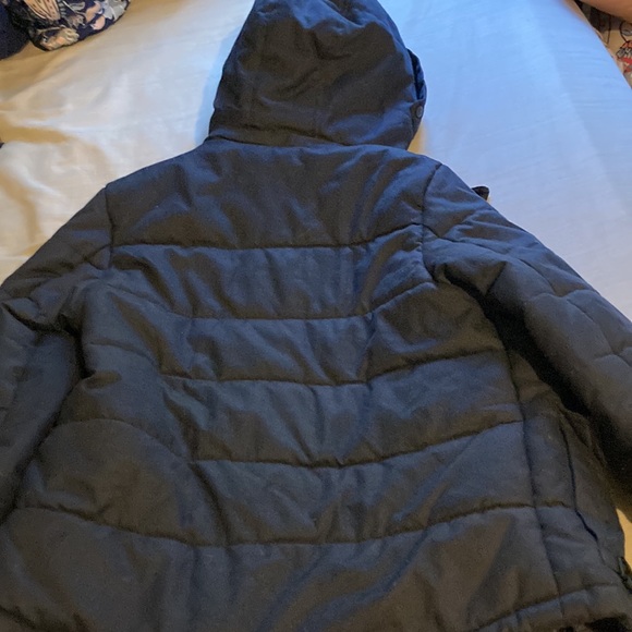 Boys dark blue winter coat. EUC worn only 2 or 3 times. Size boys 10/12 - Picture 8 of 9